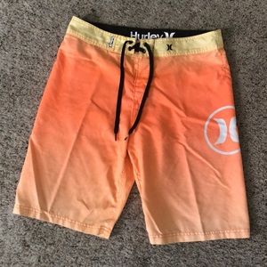 Men’s The Buckle Hurley 32x10 Board shorts